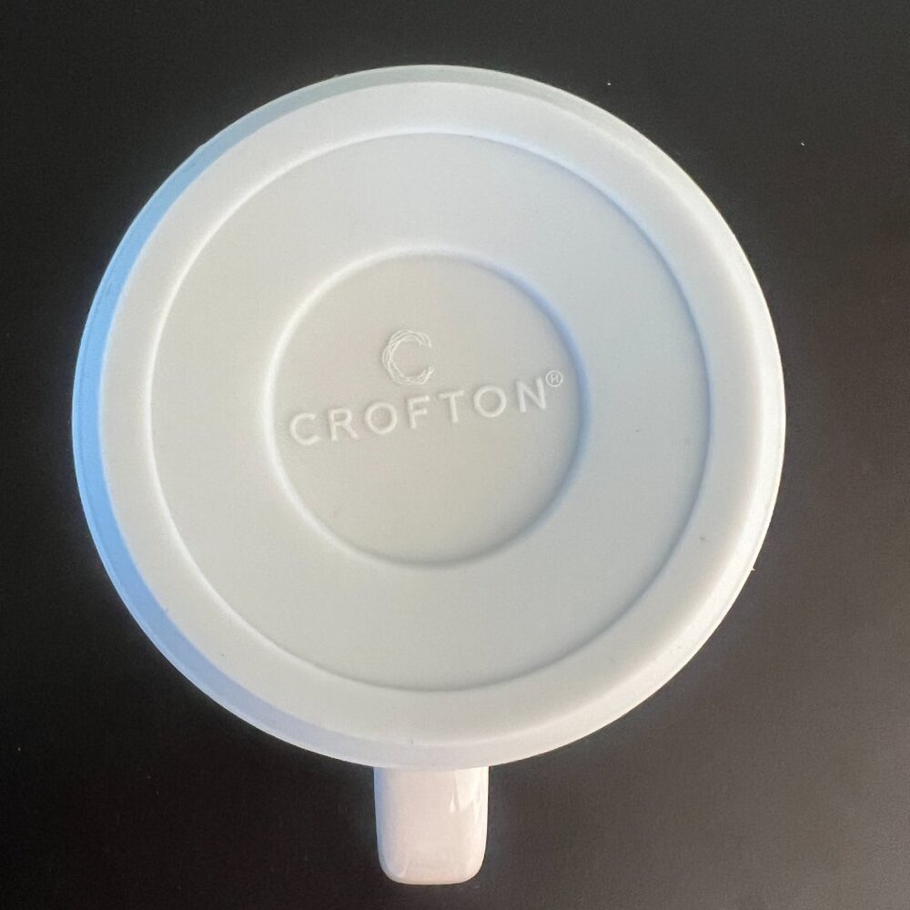 CROFTON White Ceramic Lidded Travel Mug with Mint Green Non-Slip Silicone Bottom - Picture 10 of 11